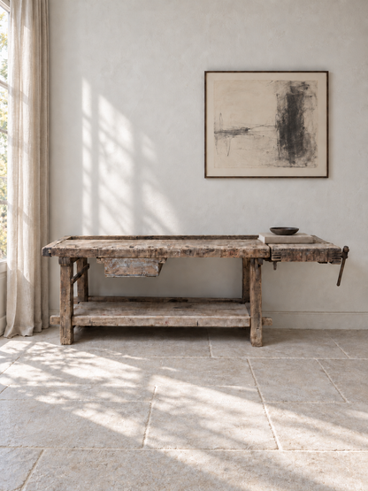 Établi ancien en bois patiné