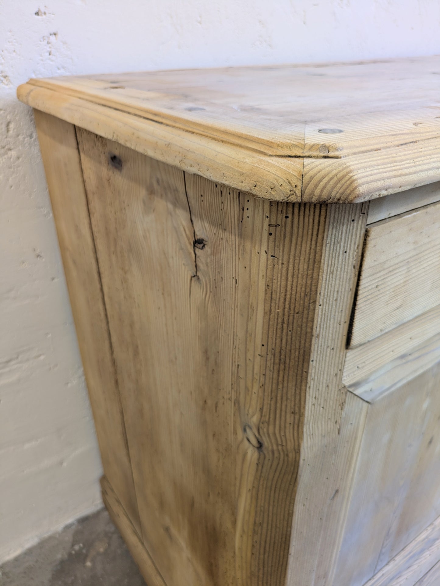 Buffet ancien bois massif